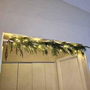 Artificial Greenery Garland With Battery-Powered LED Lights For Indoor Décor 6FT